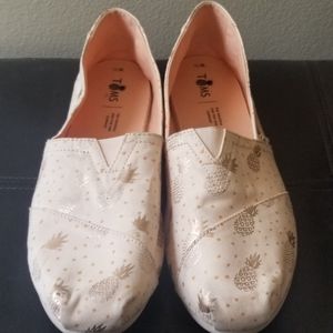 Pink Pokadot Pineapple Toms